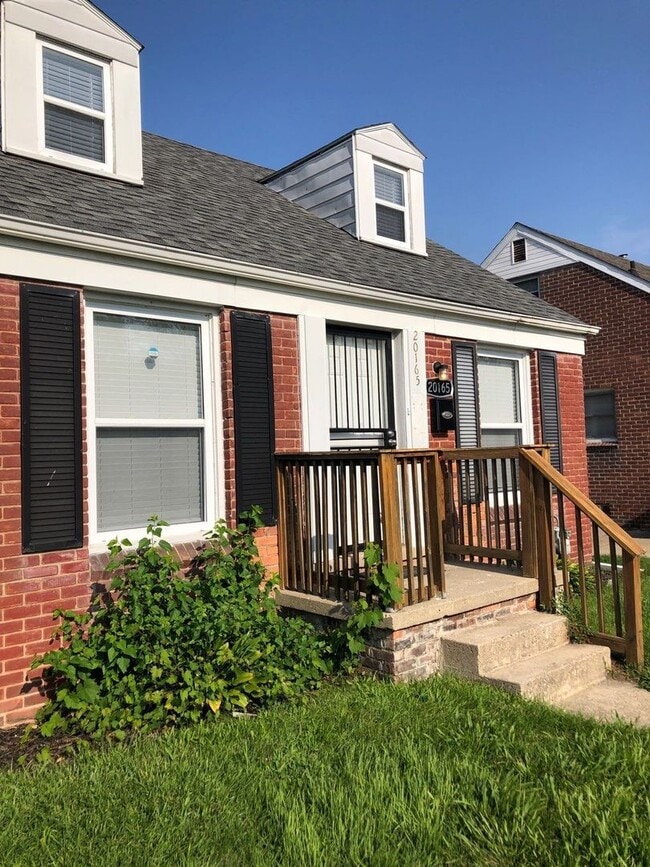 Primary Photo - Renovated 3-Bedroom Home – We Welcome Sect...