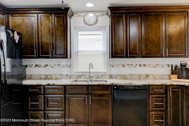 Building Photo - 120 Randall Ave