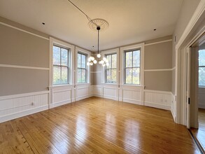 Building Photo - 27 Hillside Pl