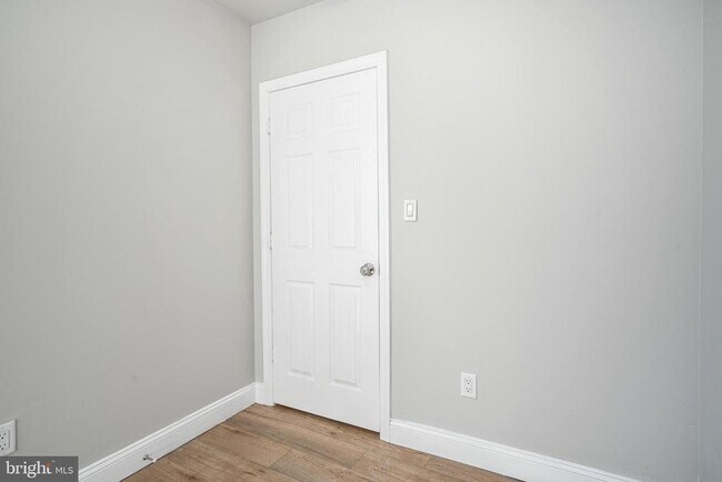 Building Photo - 3037 Tulip St