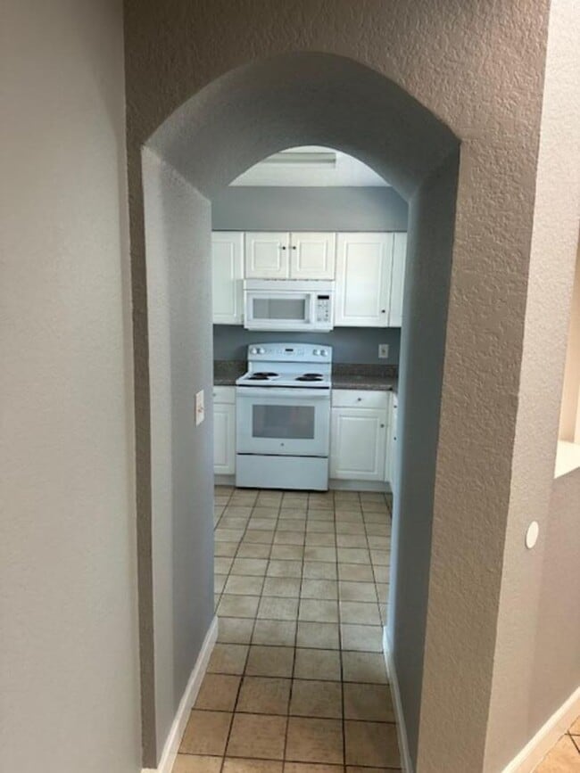 Building Photo - Spacious Townhome  with Stunning Water Views