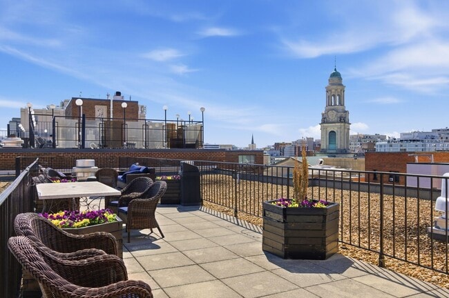 Building Photo - 1440 N Street NW