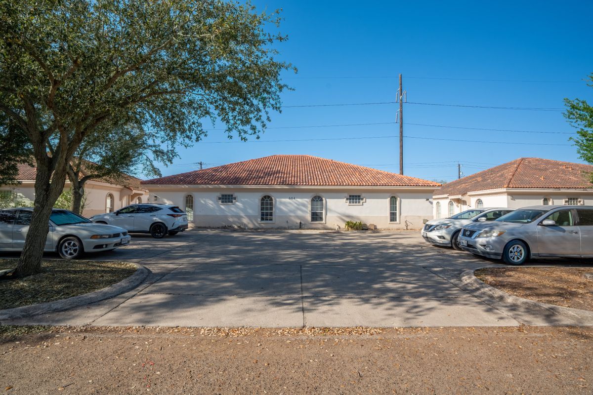 Building Photo - 604 Buena Vista Dr