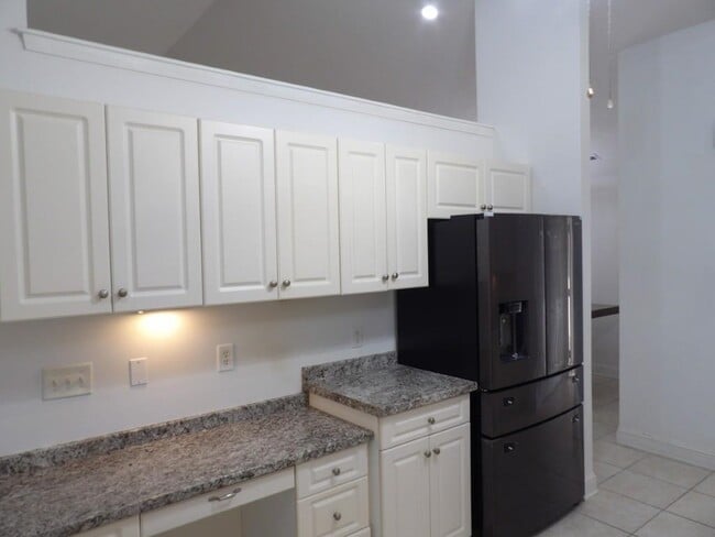 Building Photo - 5040 Capulet Cir