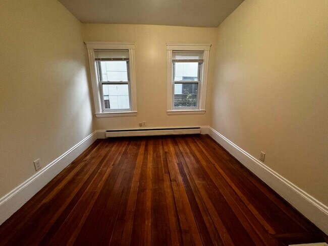 Building Photo - 26 Holworthy Pl