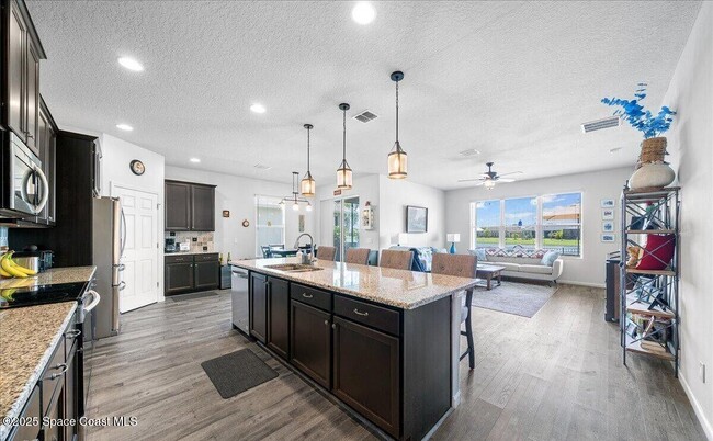 Building Photo - 4477 Trovita Cir