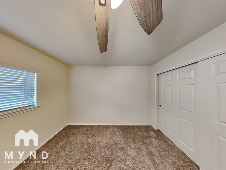 Building Photo - 9203 Silver Vista