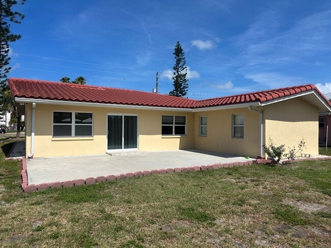 Building Photo - 3001 Gulf Blvd