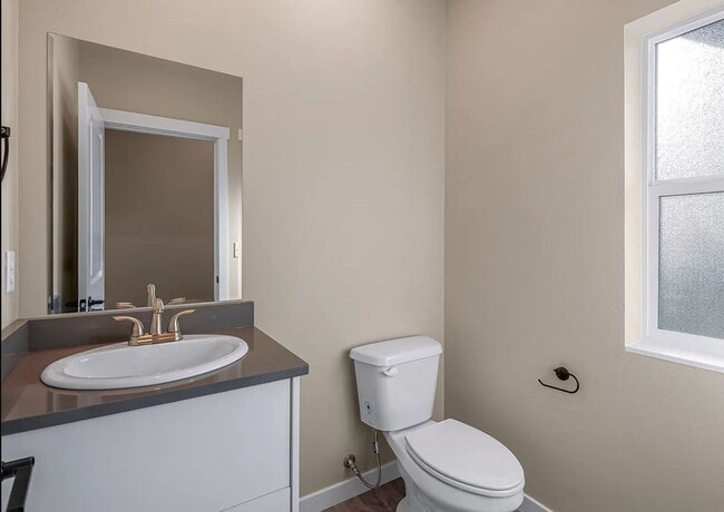 Building Photo - Newer 3 Bedroom, 2.25 Bathroom!