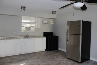 Building Photo - 6832 UNIT C