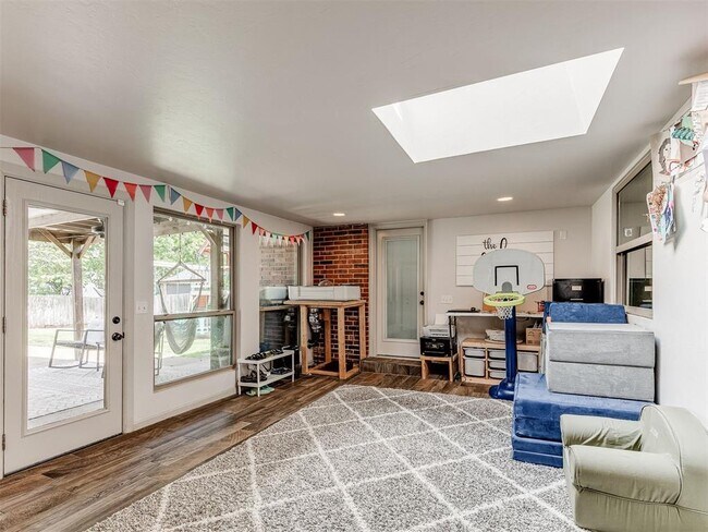 Building Photo - 801 Rock Hollow Rd