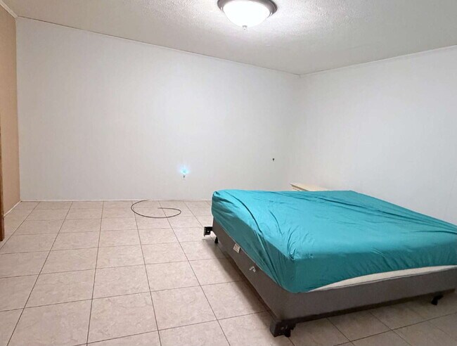 Building Photo - Spacious 1BR / 1BA Basement Apartment Just Minutes From Town