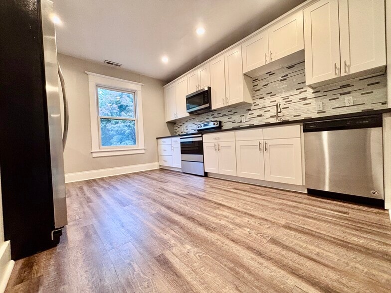 Kitchen - 718 NW 21st Ave