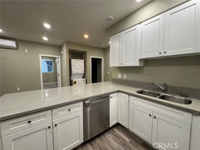 Building Photo - 621 Normandie Ave