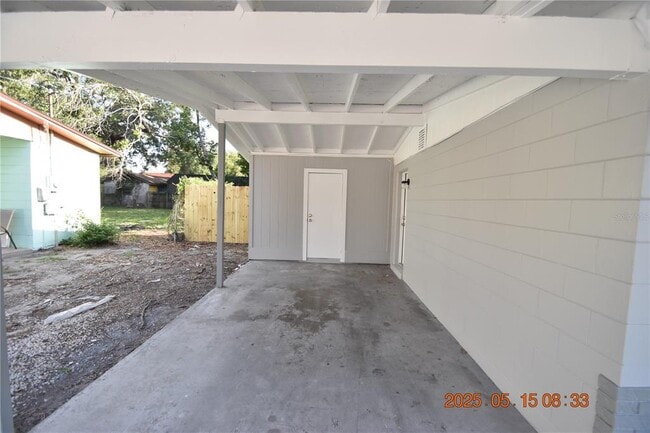 Building Photo - 3908 E Hanna Ave