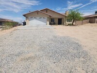 Building Photo - Beautiful 3 Bedroom 2 Bath!