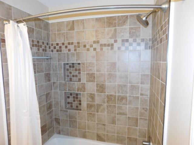 Building Photo - 8893 Carroll Manor Dr