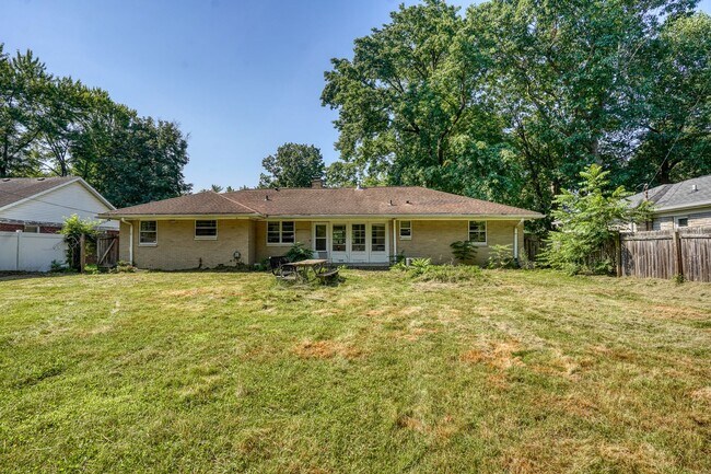 Building Photo - 2920 Highwoods Dr E
