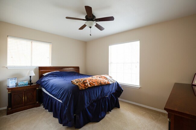 Building Photo - 8801 Dawnridge Cir