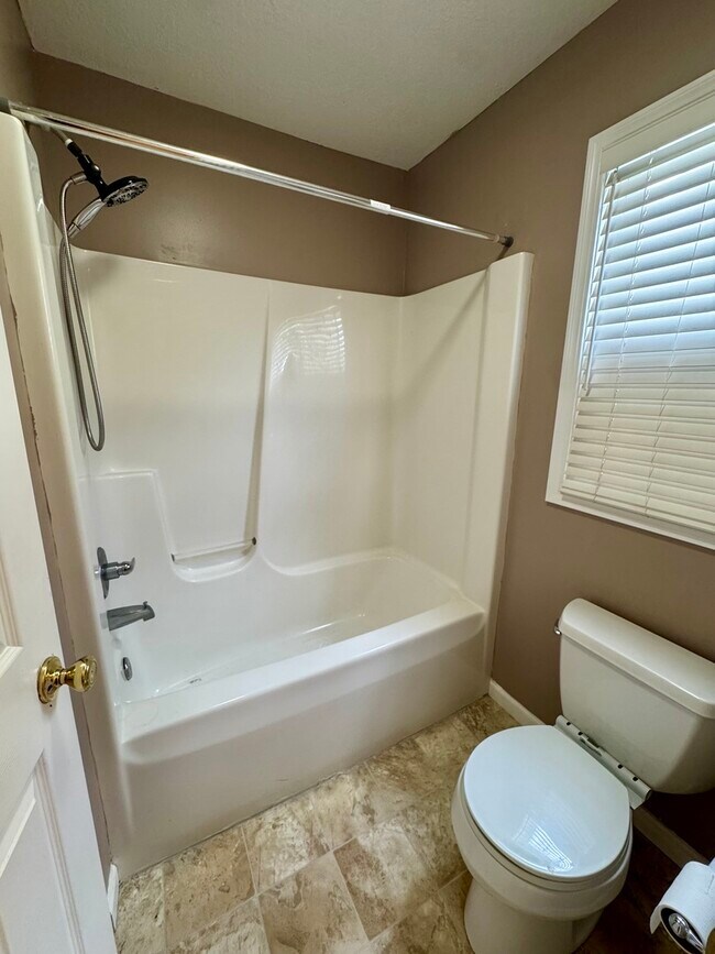 Building Photo - 3054 Cherrywood Dr