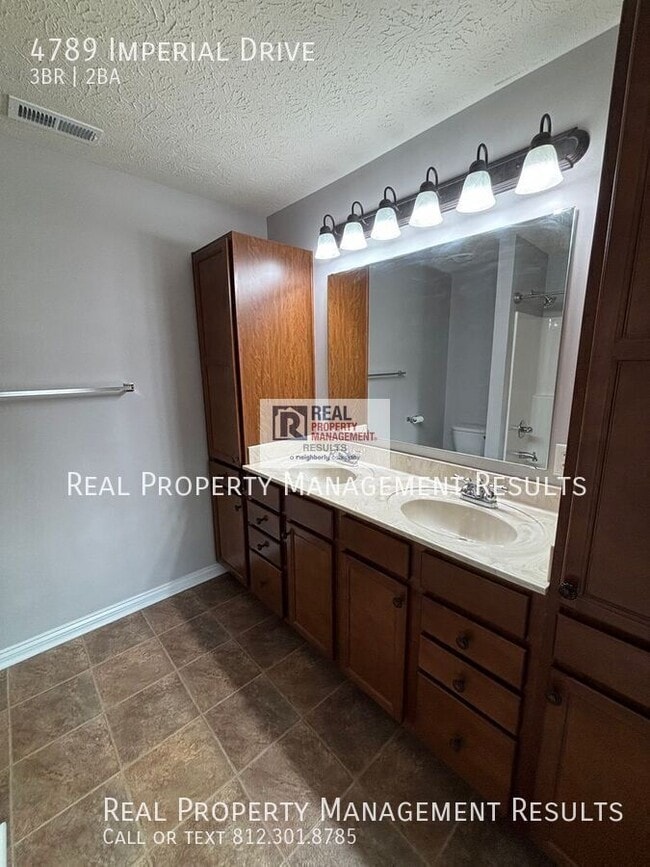 Building Photo - 4789 Imperial Dr