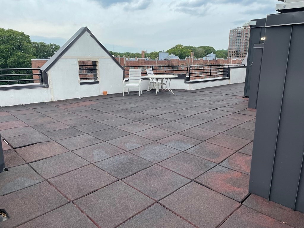 Building Photo - 1933 Commonwealth Ave