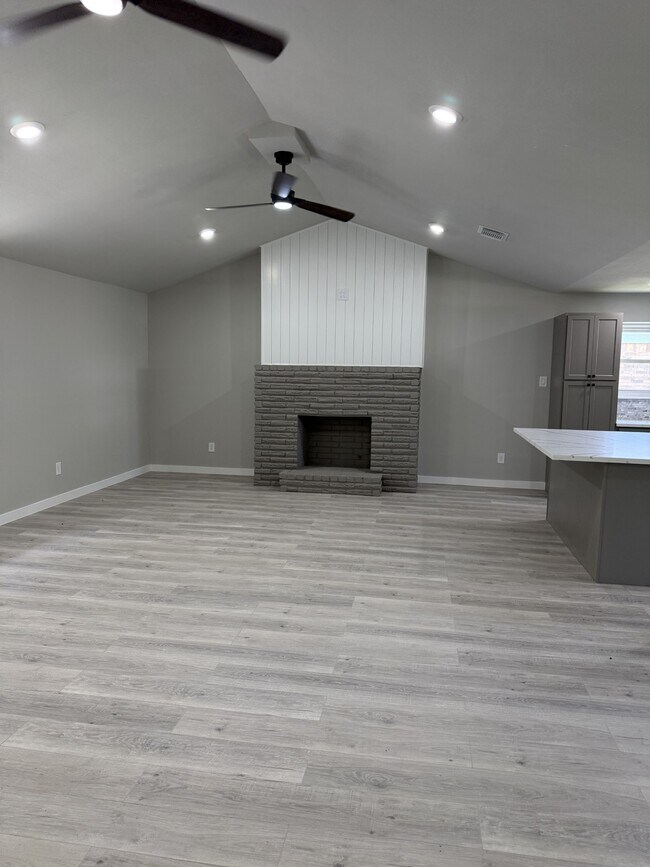 Building Photo - 135 Highland Terrace Dr