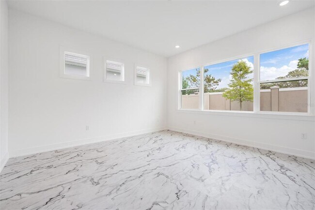 Building Photo - 8373 Ivy Stark Blvd