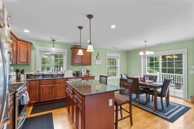 Building Photo - 55 Allen St