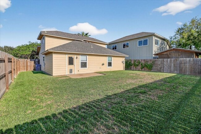 Building Photo - 2110 Encino Dr