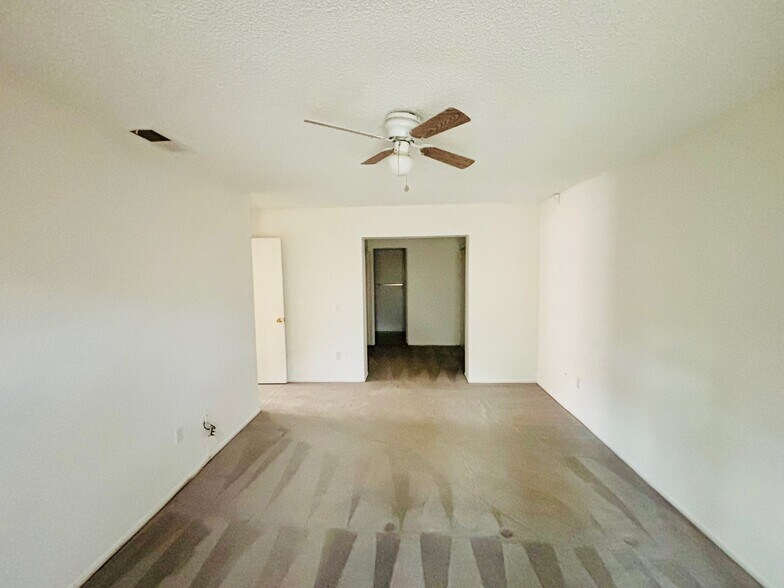 Building Photo - 3220 E Avenue S2