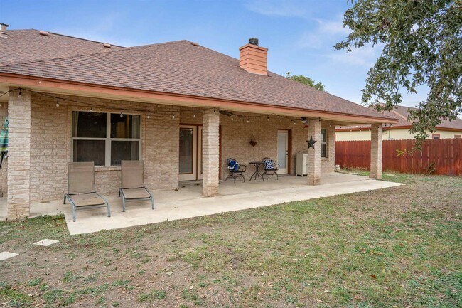 Building Photo - 210 Saddle Blanket