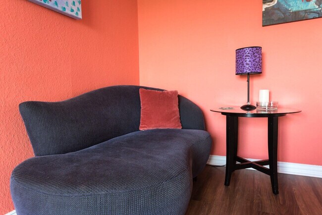 Building Photo - 2205 Spring Creek Dr