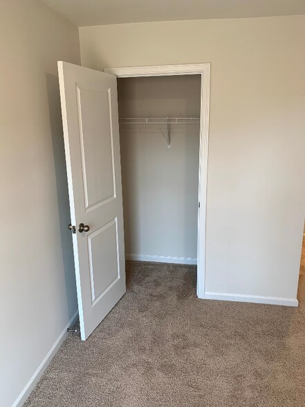 Building Photo - 1439 S Cardiff Trl