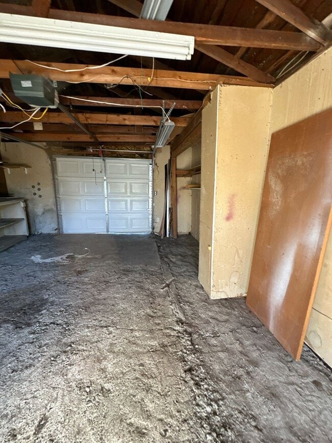 Building Photo - 804 N 2nd St