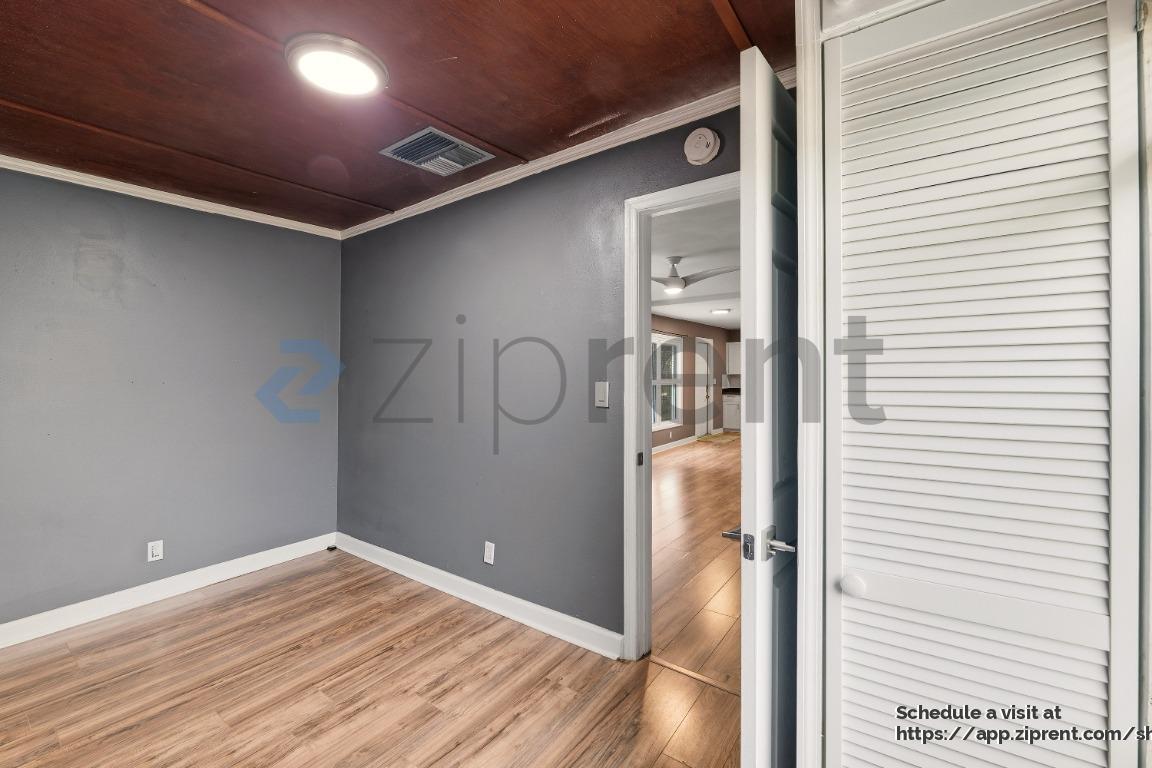 Building Photo - 1612 E Sitka St