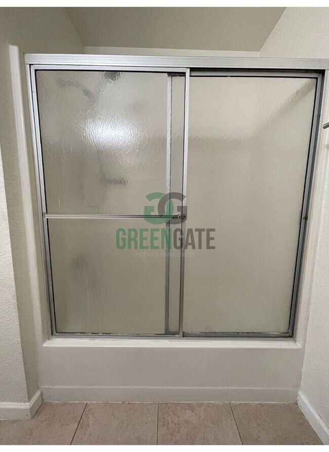 Building Photo - 177-179 Manzanita Lane