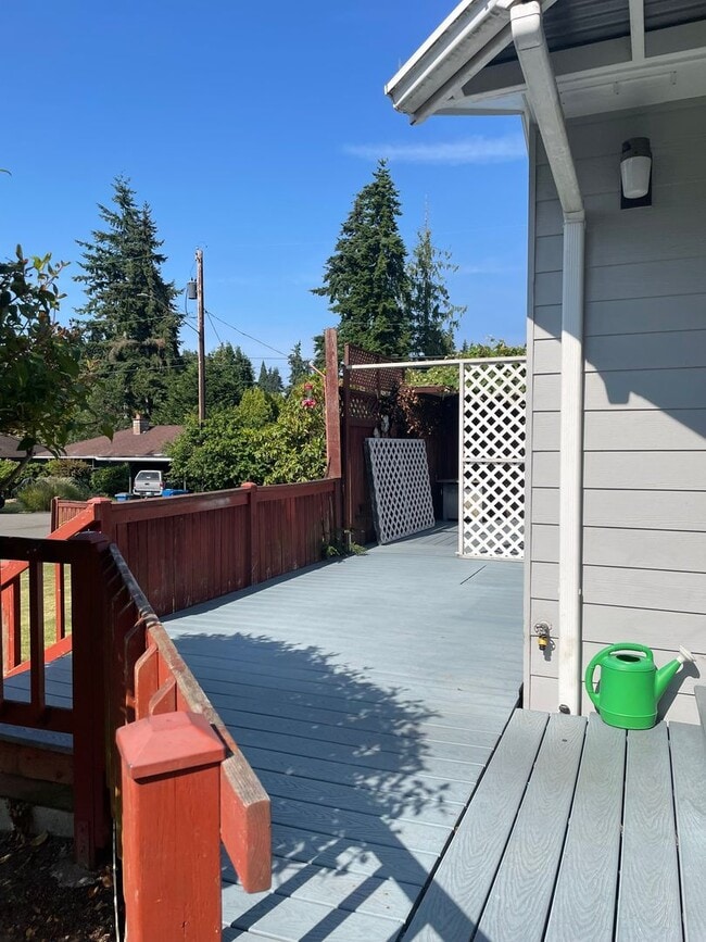 Building Photo - 2 BR/1.75 BA home in Edmonds