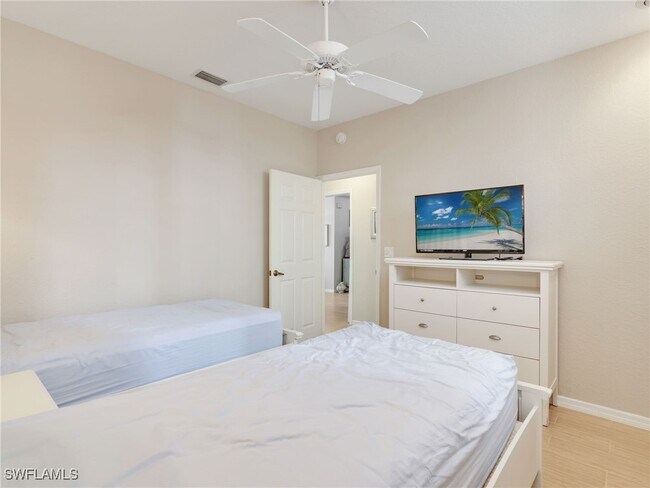 Building Photo - 9071 Las Maderas Dr