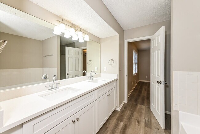 Building Photo - 4834 Diggers Way