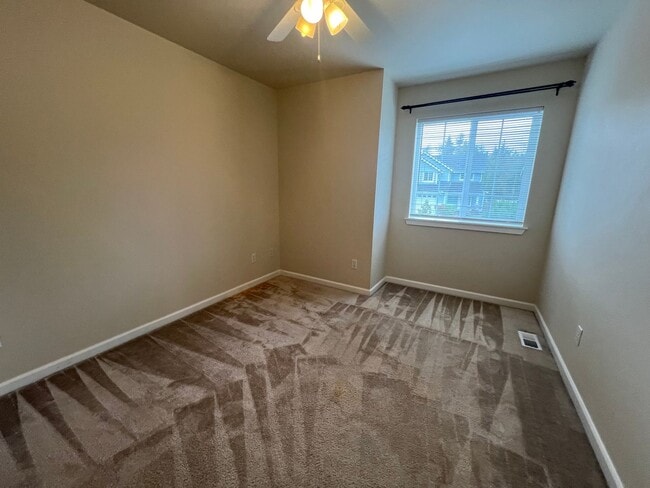Building Photo - Large Four-Bedroom Home in the Heart of PO! Available for Rent NOW!