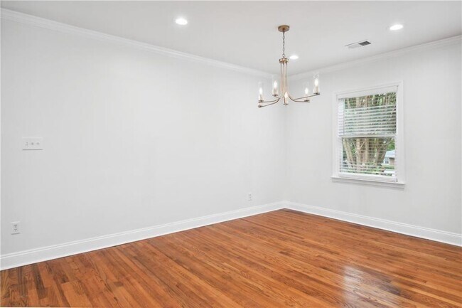 Building Photo - 1249 Goodwin Rd NE