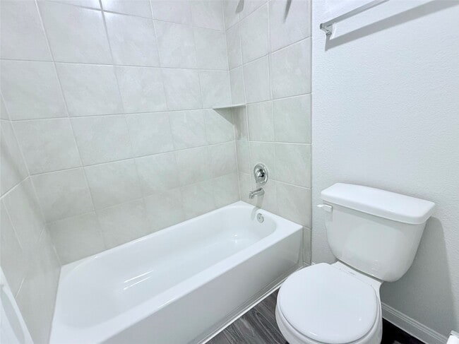 Building Photo - 2349 Mooneye Ct