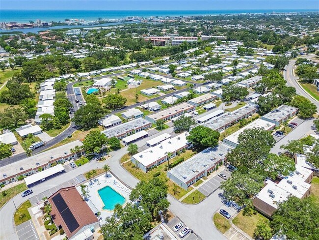 Building Photo - 9032 Mission Oaks Blvd