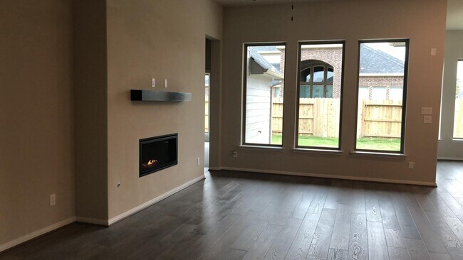 Primary Photo - 1204 Night Owl Ct