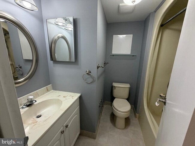 Building Photo - 132 Leedom Way