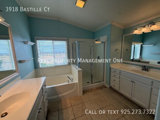 Building Photo - 3918 Bastille Ct