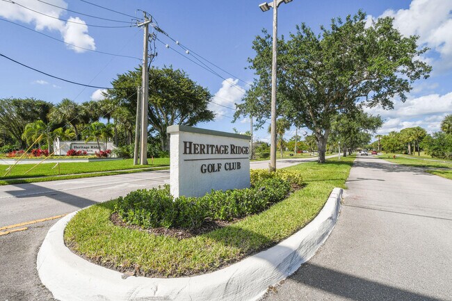 Building Photo - 7361 SE Jamestown Terrace