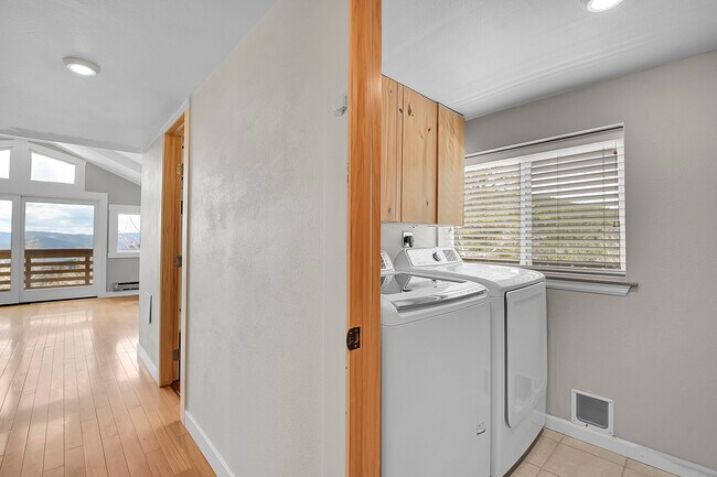 Building Photo - 45 Lodgepole Dr