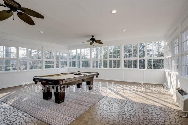 Building Photo - 289 Ashbrook Dr